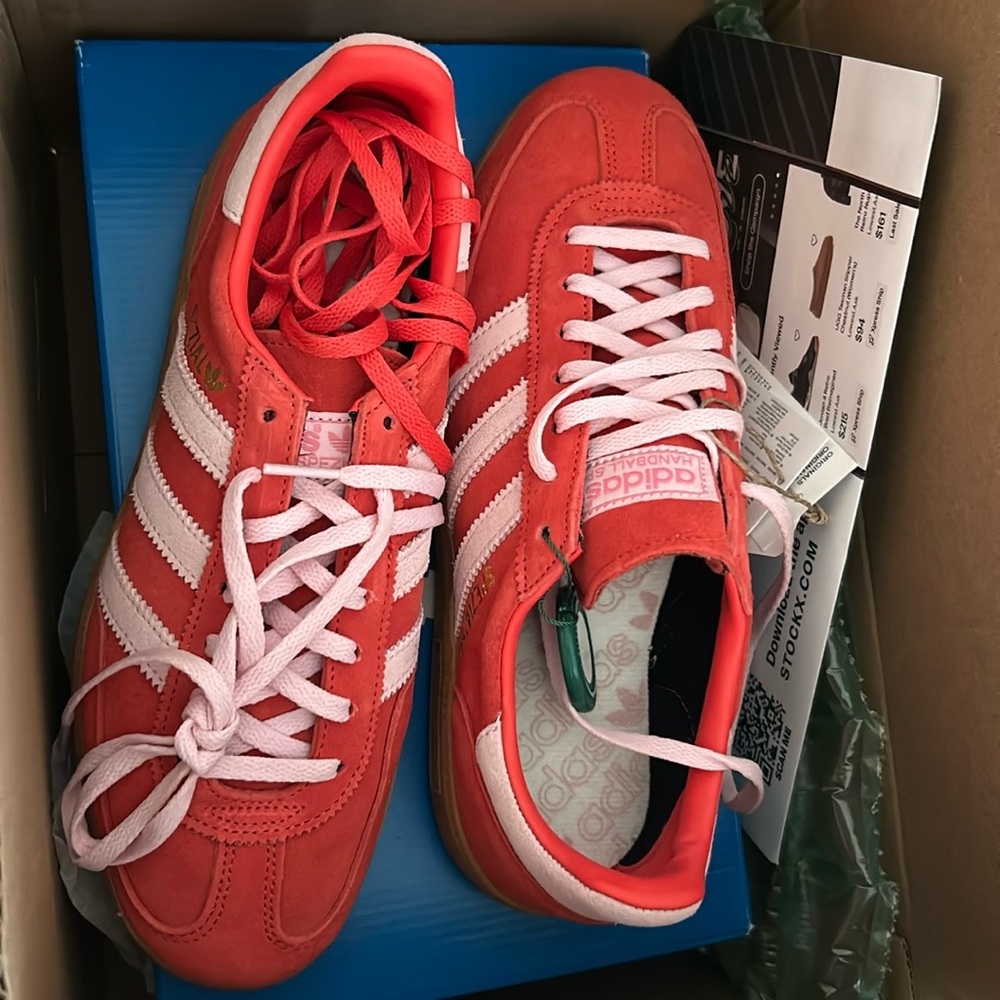 adidas Handball Spezial
Bright Red Clear Pink (Women's)